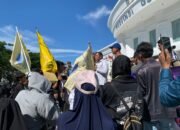 Mahasiswa dan Masyarakat Pohuwato Geruduk Kantor Deprov Gorontalo, Tolak Relokasi Warga Desa Hulawa