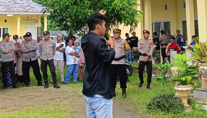Unras di SMA 1 Botumoito, Tuntut Dua Oknum Guru Pemotong Beasiswa PIP Siswa Dipecat