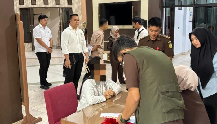 Polresta Gorontalo Kota Serahkan Tersangka Kasus Pemalsuan Dokumen KUR ke Kejaksaan