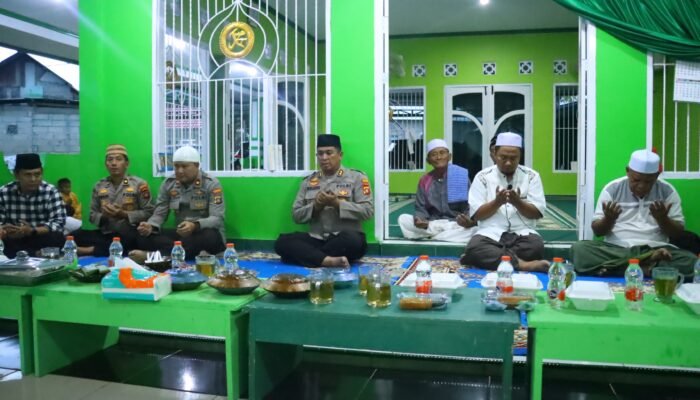 Kapolres Pohuwato Ajak Masyarakat dan Anak Pesantren Berbuka Puasa Bersama di Rumah Yatim Sumayyah