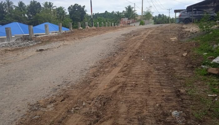 Berkat Kepedulian Penambang Pohuwato, Jalan Rusak di Hulawa Sudah Bisa Dilalui