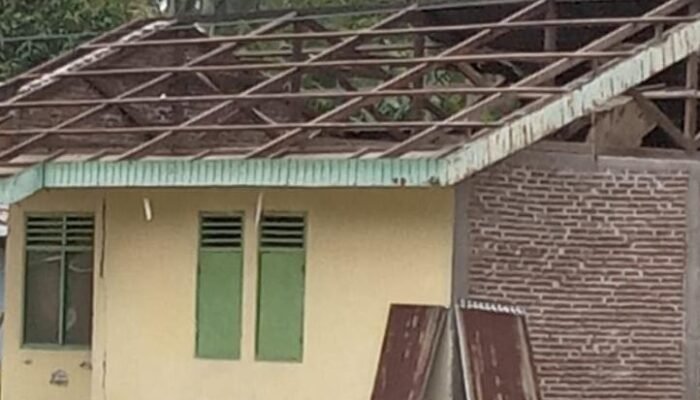 Dua Rumah Dinas Guru di Lemito Dibongkar Kades, Diduga untuk Kopdes Merah Putih