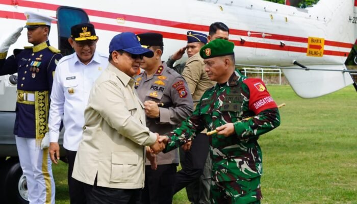 Bersama Presiden RI, Danrem 133/NW Tinjau Penataan Kampung Nelayan Merah Putih