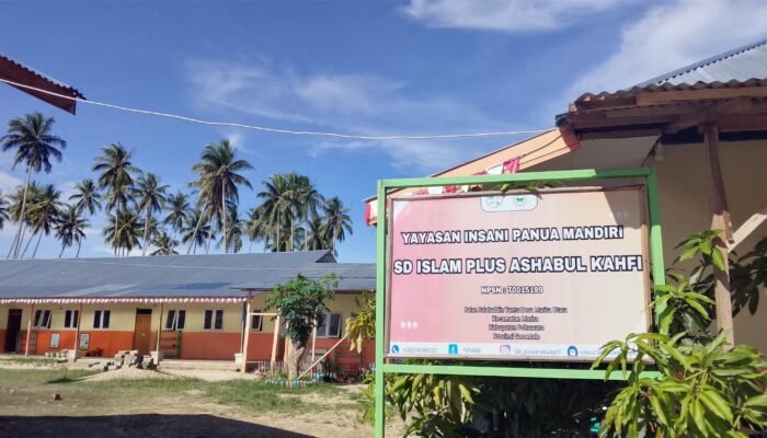 Tambang Emas Untung Besar, Sekolah Anak Negeri Terabaikan