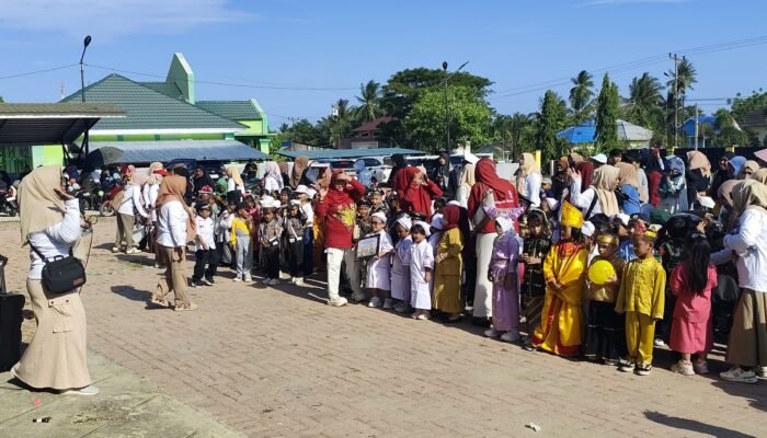 Meriah! TK dan PAUD se-Popayato Barat Semarakkan Pawai Hari Anak Nasional ke-42