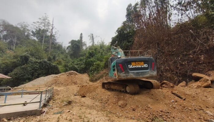 Pani Gold Mine Bantu PDAM dalam Pengerukan Sedimentasi Air Terang 